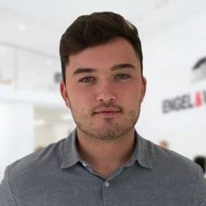 Meet your Posher, Thomas